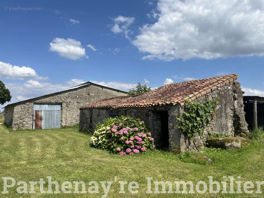 Maison à PARTHENAY