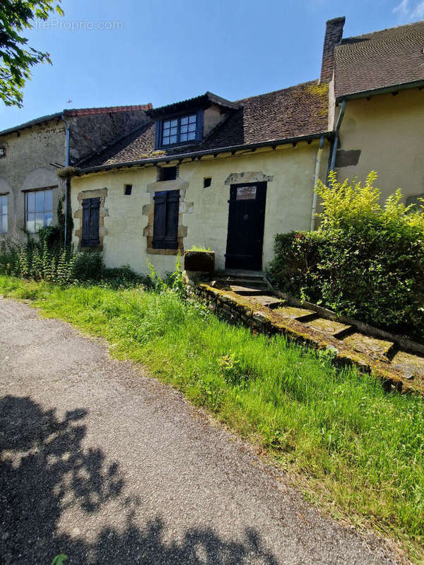 Maison à MONTMARAULT