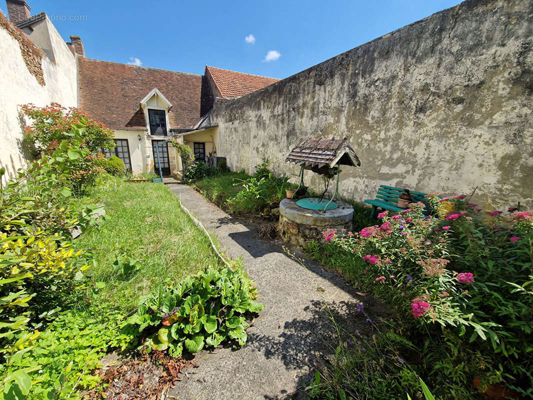 Maison à MONTMARAULT