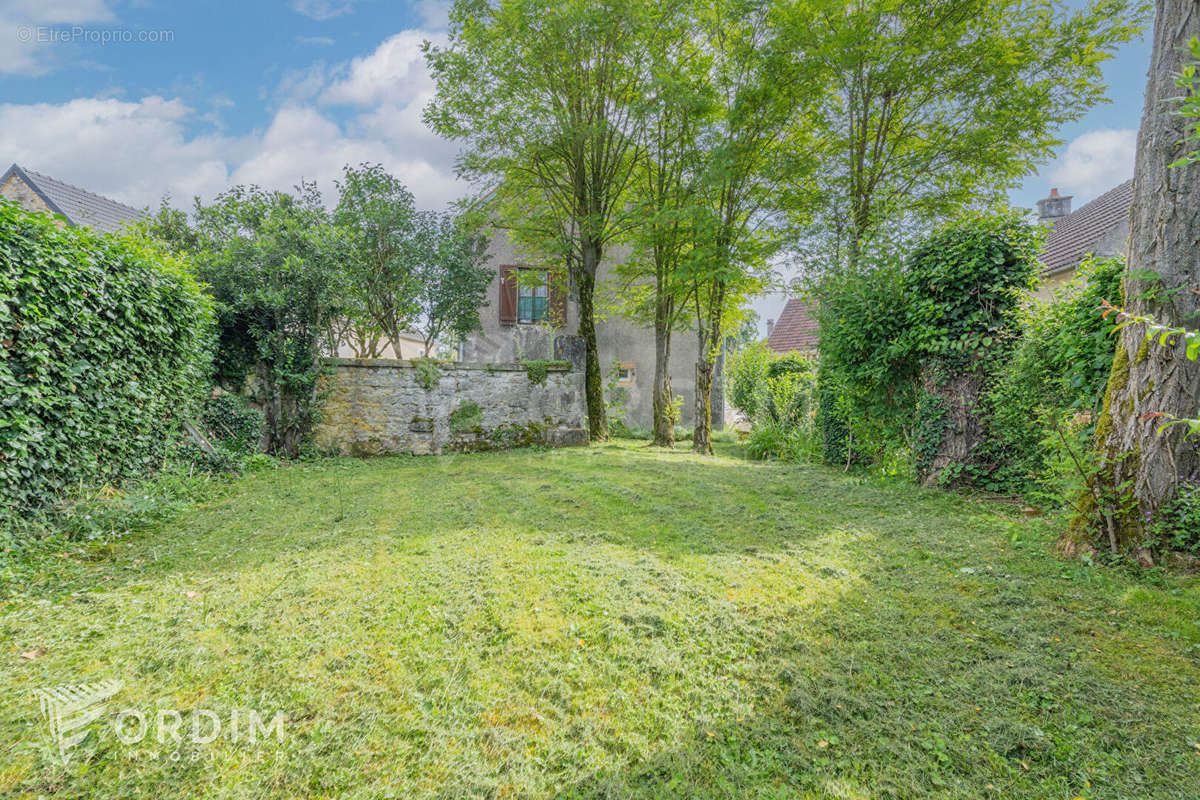 Maison à ETAIS-LA-SAUVIN