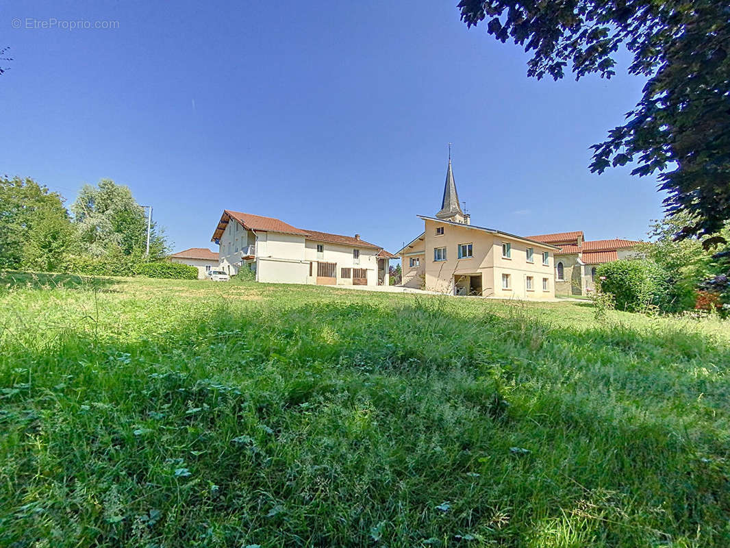 Maison à LESCHEROUX