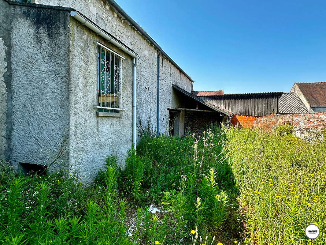 Maison à MORAINVILLIERS