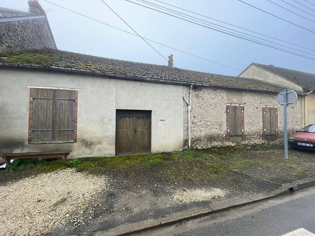 Maison à PRUNAY-LE-GILLON