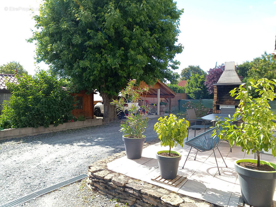 Maison à ARS-SUR-FORMANS