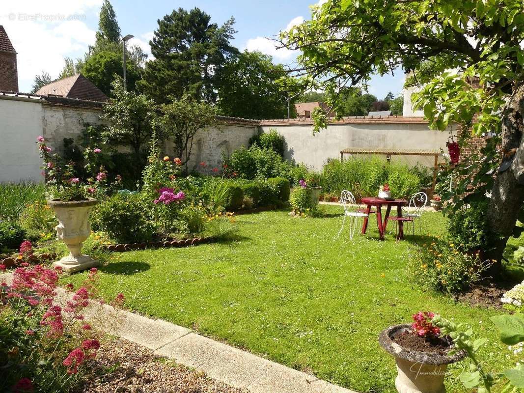 Maison à BEAUVAIS