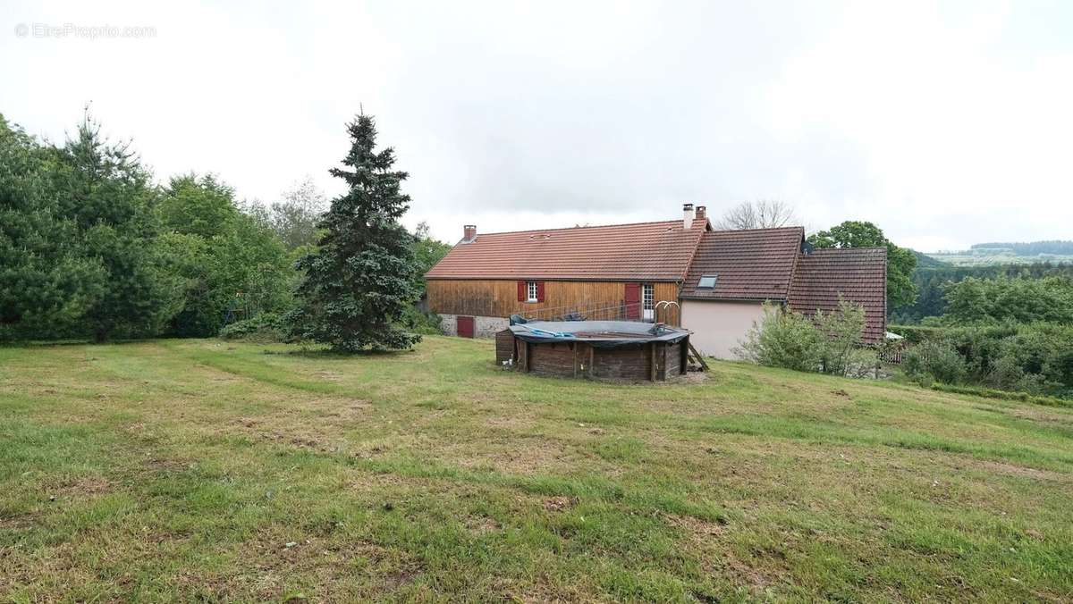 Maison à OUROUX-EN-MORVAN