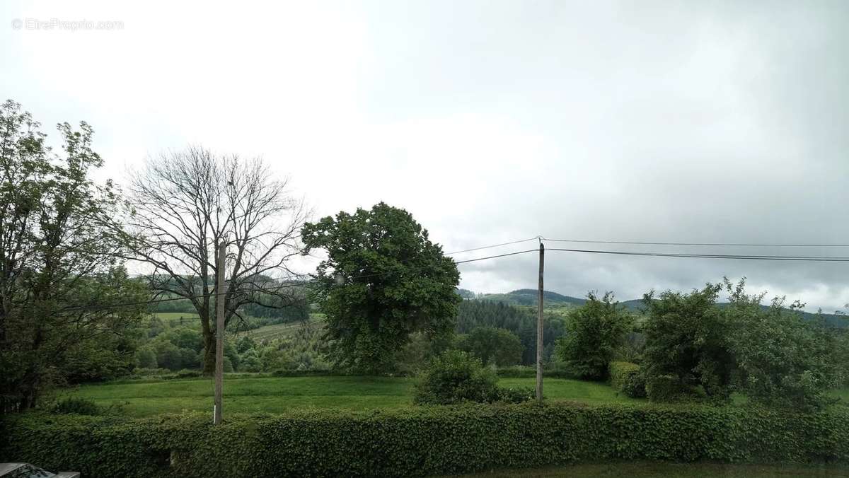 Maison à OUROUX-EN-MORVAN