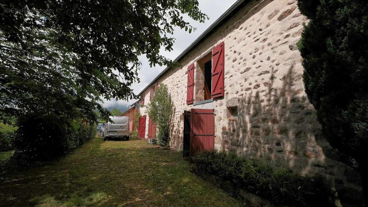 Maison à OUROUX-EN-MORVAN