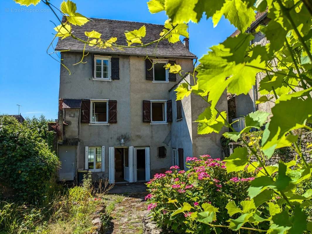 Maison à BEAULIEU-SUR-DORDOGNE