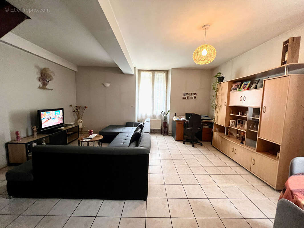 Appartement à VILLENEUVE-LA-GUYARD