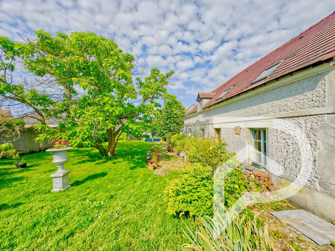 Maison à MORANGLES