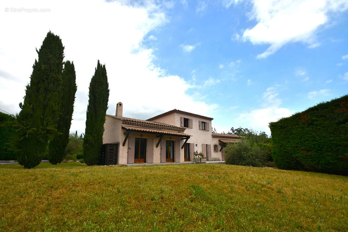 Maison à TOURRETTES