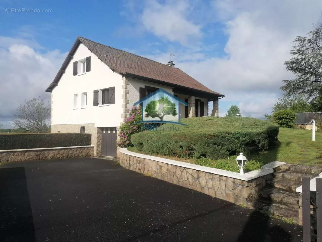 Maison à UZERCHE