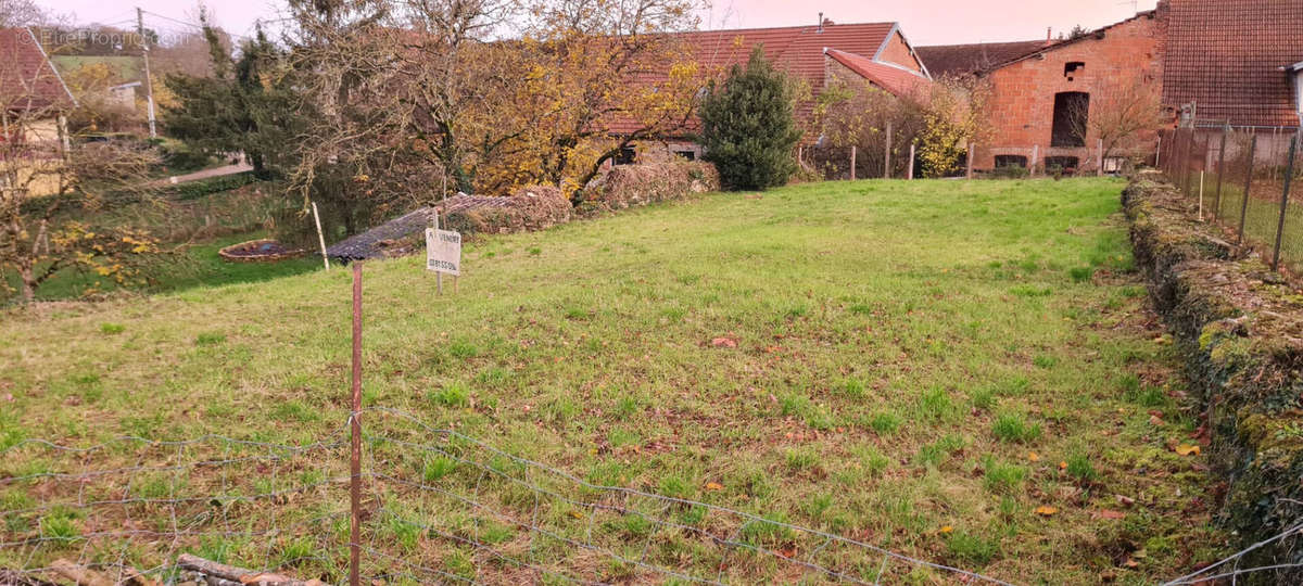 Terrain à ETRABONNE