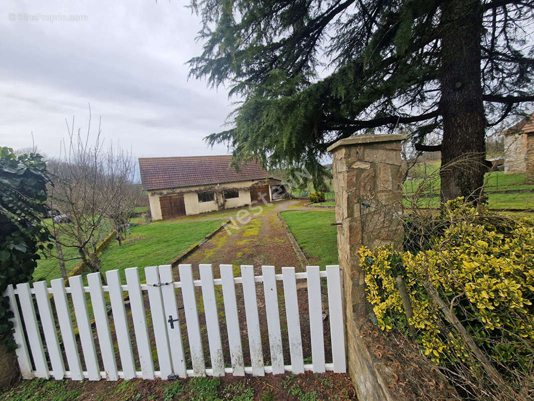 Maison à THIVIERS