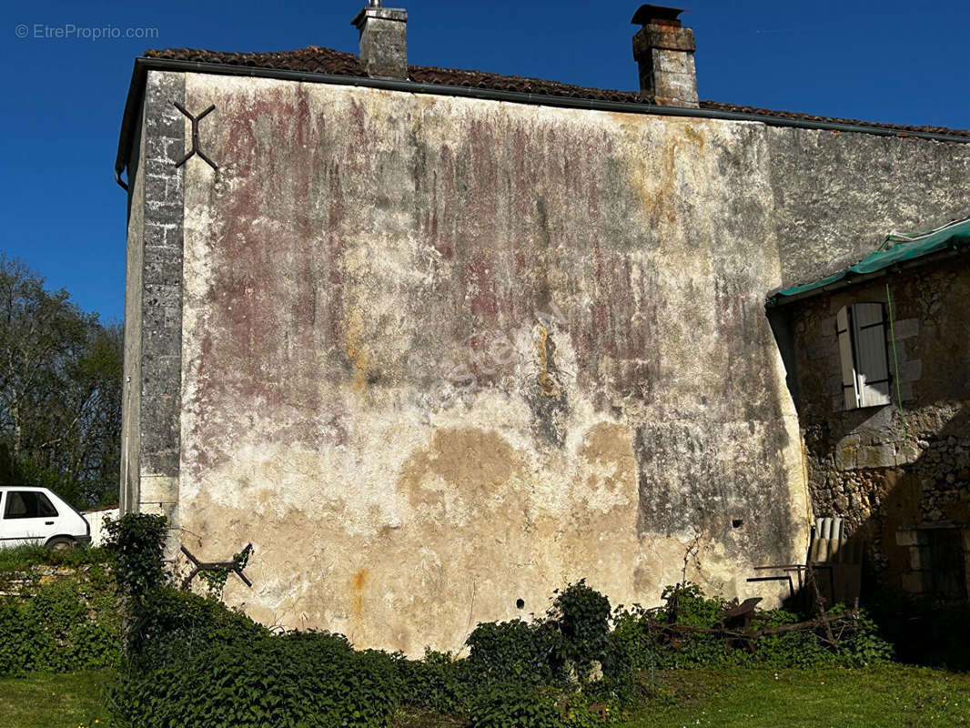 Maison à SAINT-PIERRE-DE-COLE