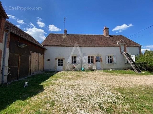 Maison à SAINT-GONDON