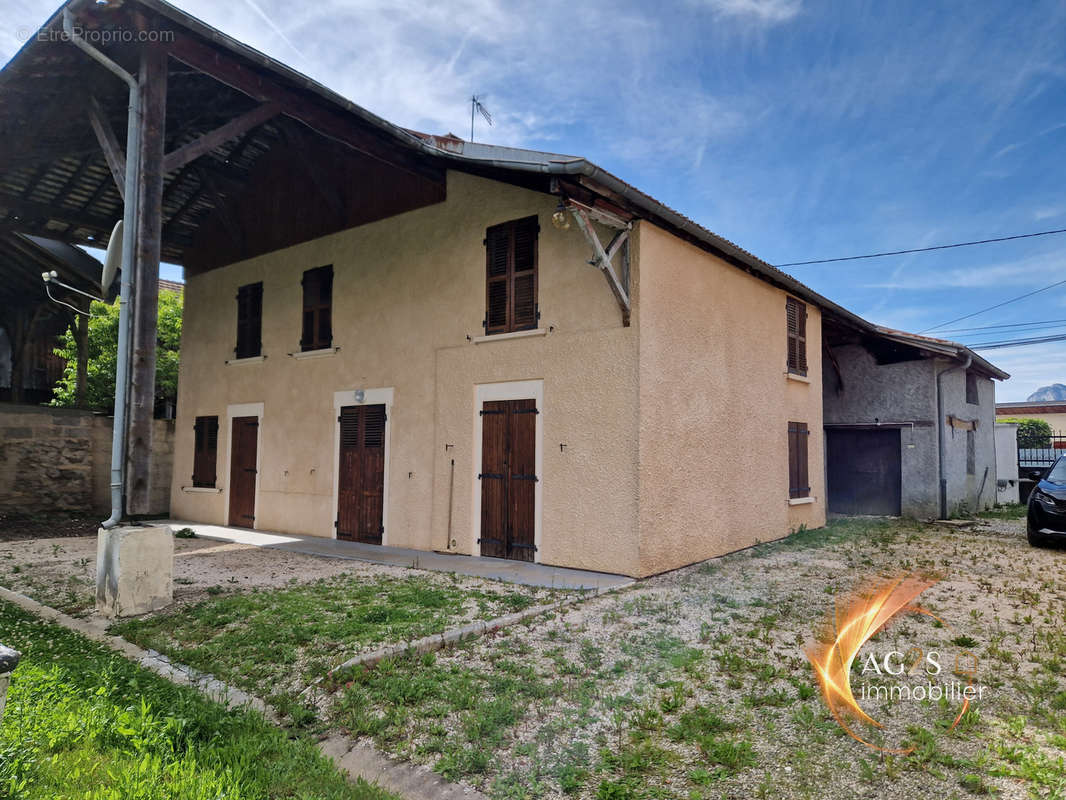 Maison à LA CHAPELLE-BLANCHE