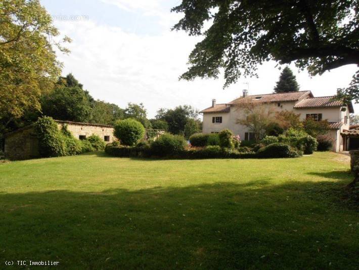 Maison à SAUZE-VAUSSAIS