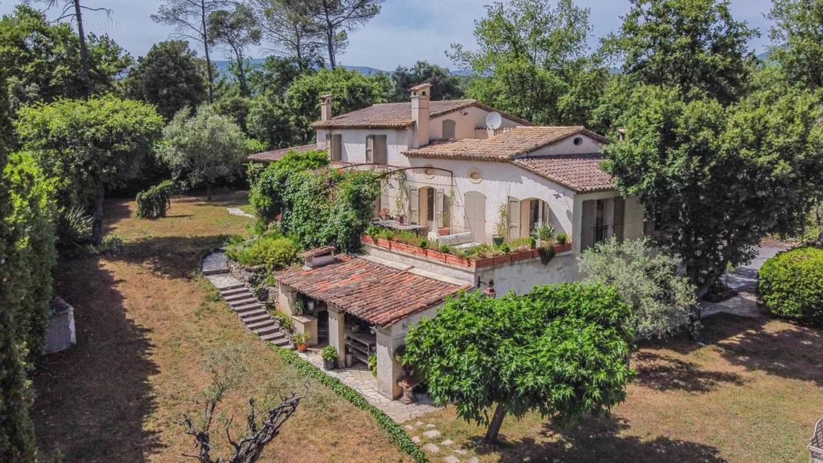 Maison à VALBONNE