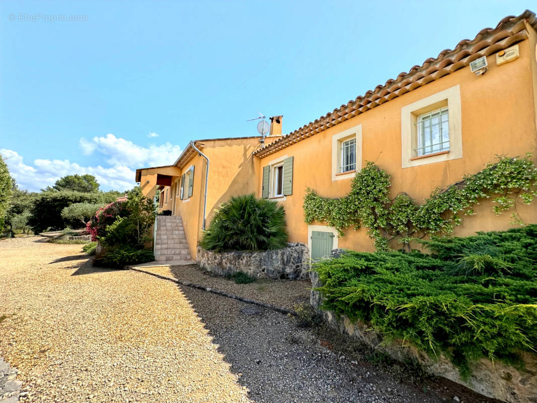 Maison à LORGUES