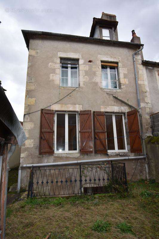 Appartement à COSNE-COURS-SUR-LOIRE