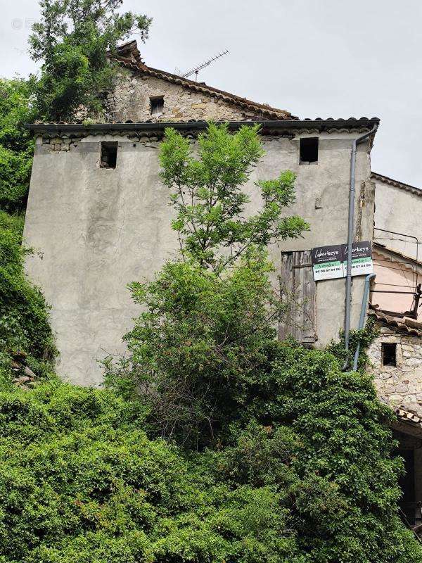 Maison à MONTCLUS