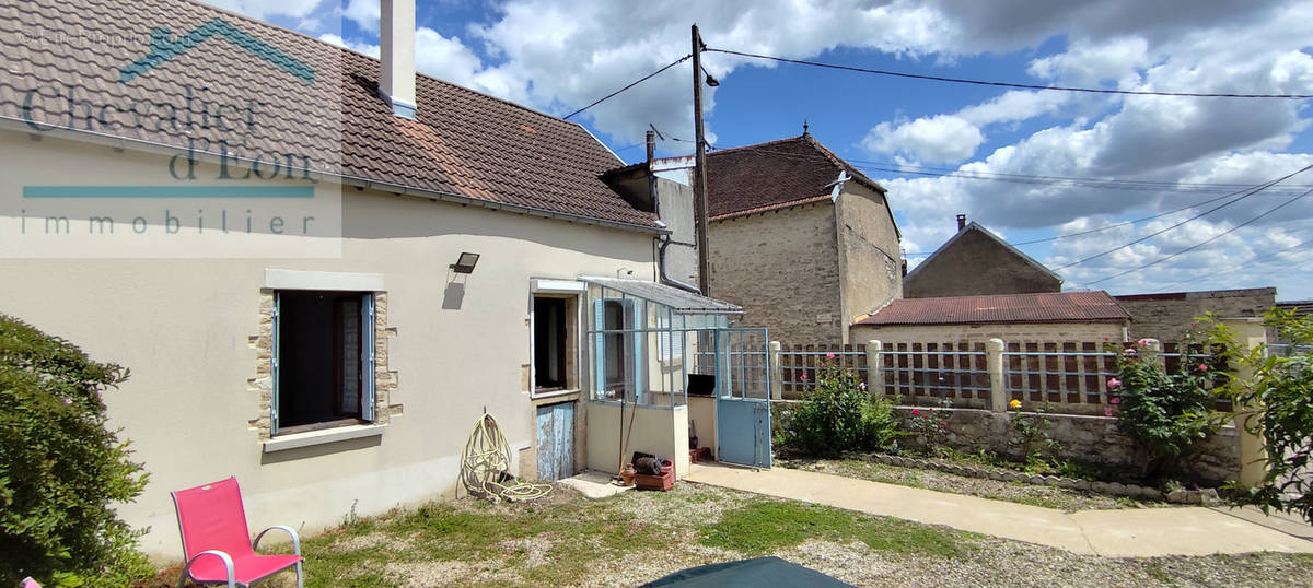 Maison à SENNEVOY-LE-HAUT