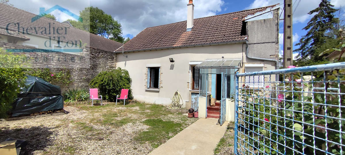 Maison à SENNEVOY-LE-HAUT