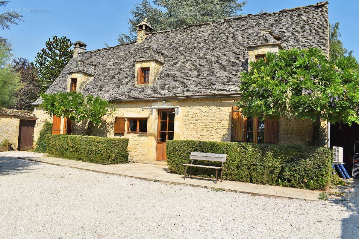 Maison à SAINT-GENIES