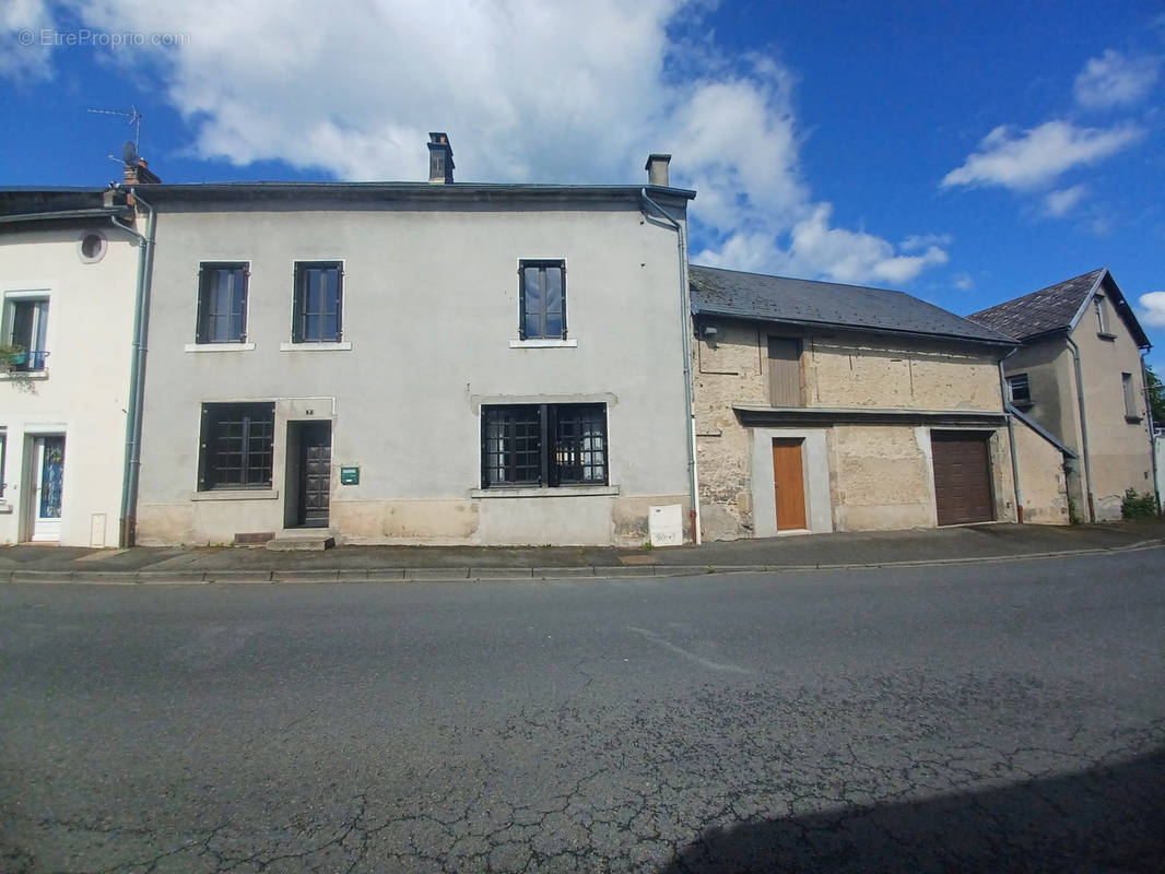 Maison à SAINT-GERVAIS-D&#039;AUVERGNE