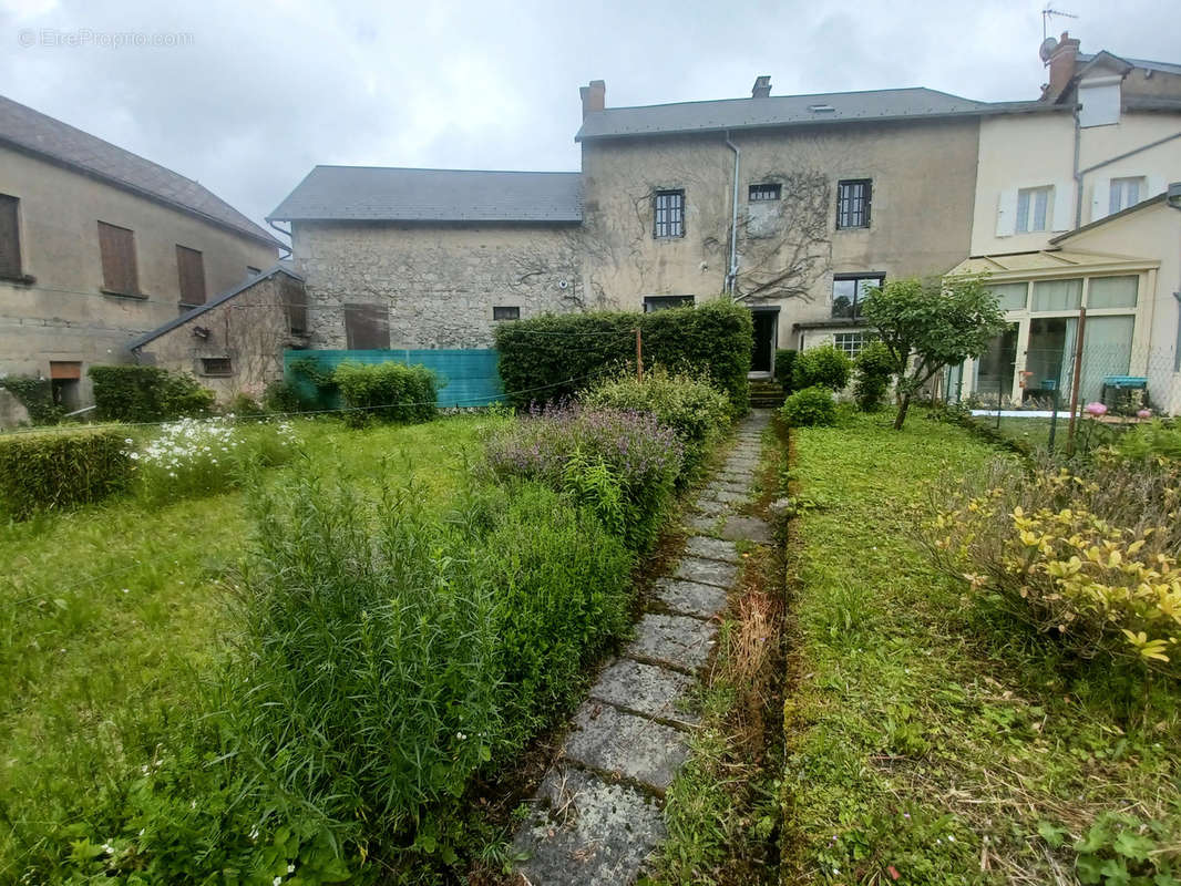 Maison à SAINT-GERVAIS-D&#039;AUVERGNE