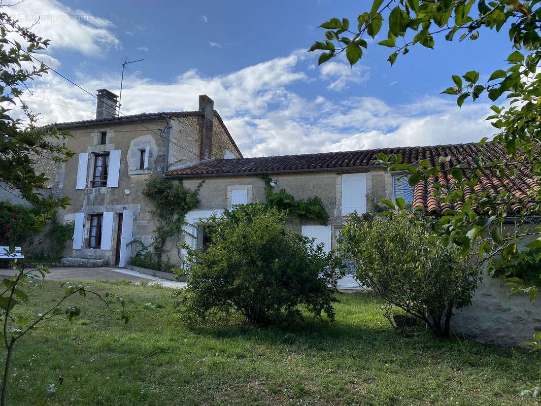 Maison à LA ROCHEFOUCAULD