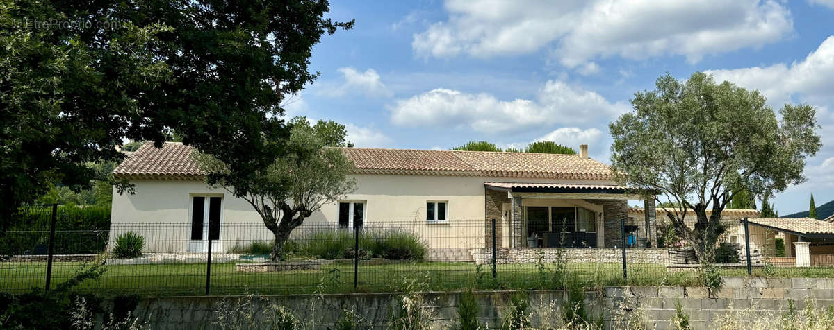 Maison à GRIGNAN