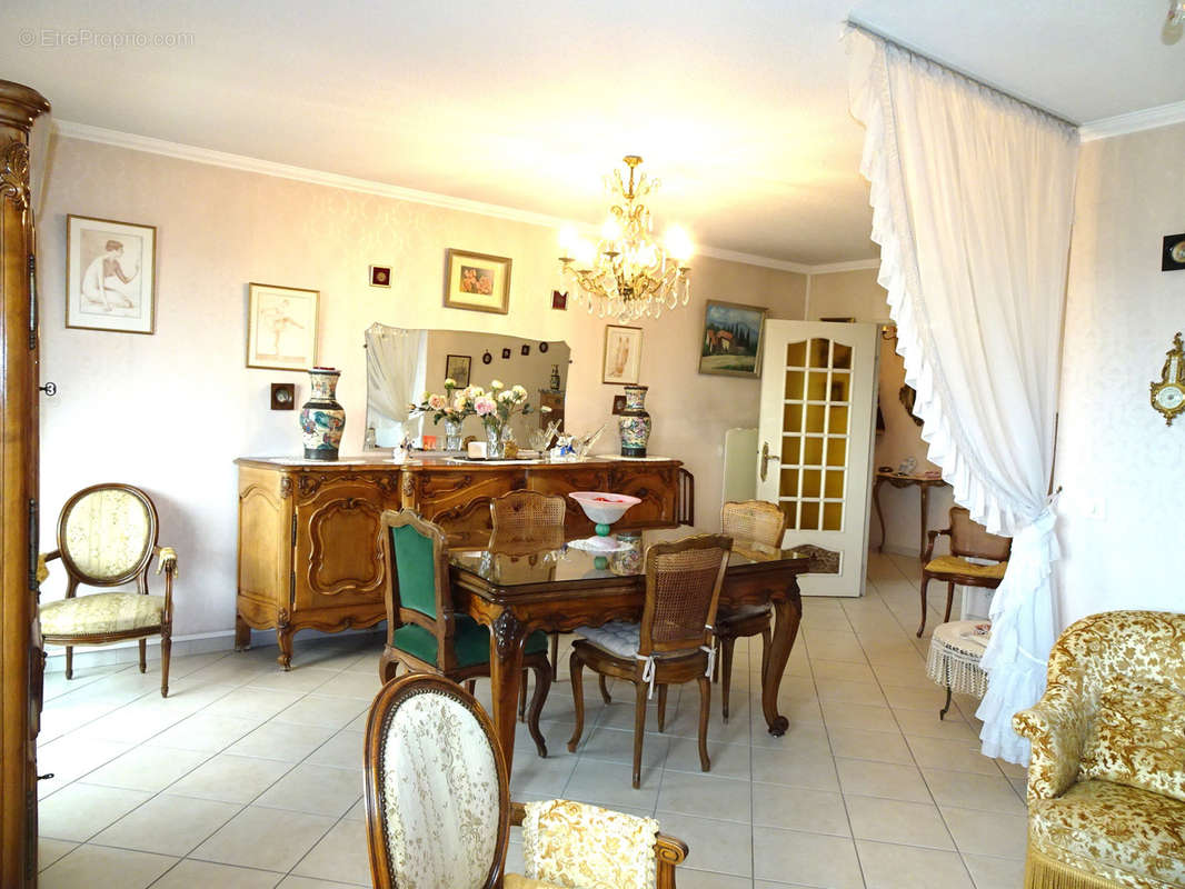 Appartement à HYERES