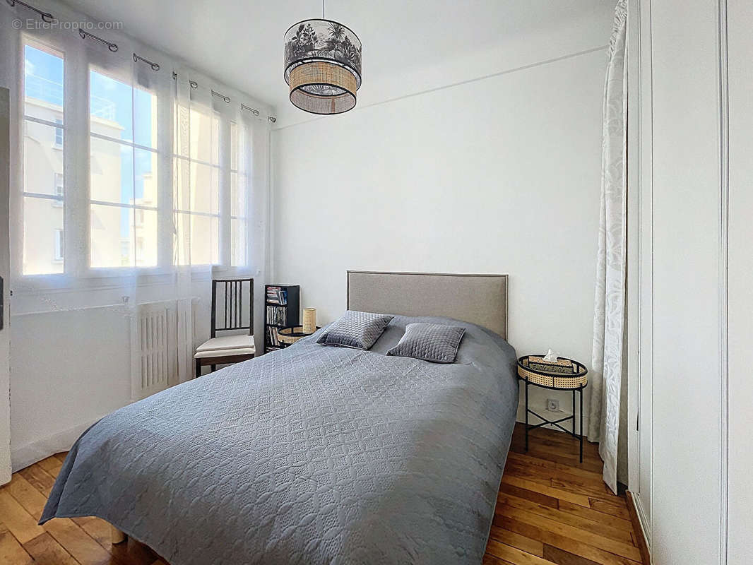 Appartement à COURBEVOIE