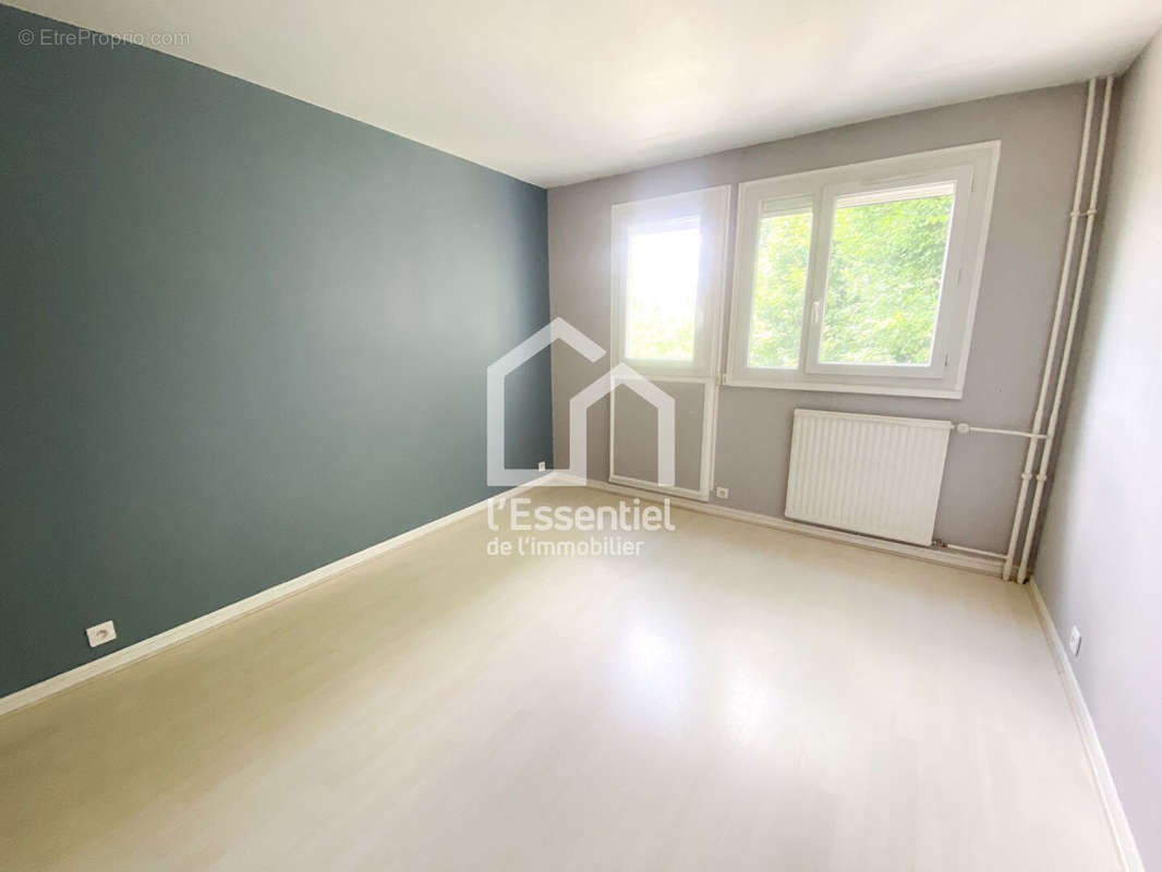 Appartement à VERNEUIL-SUR-SEINE