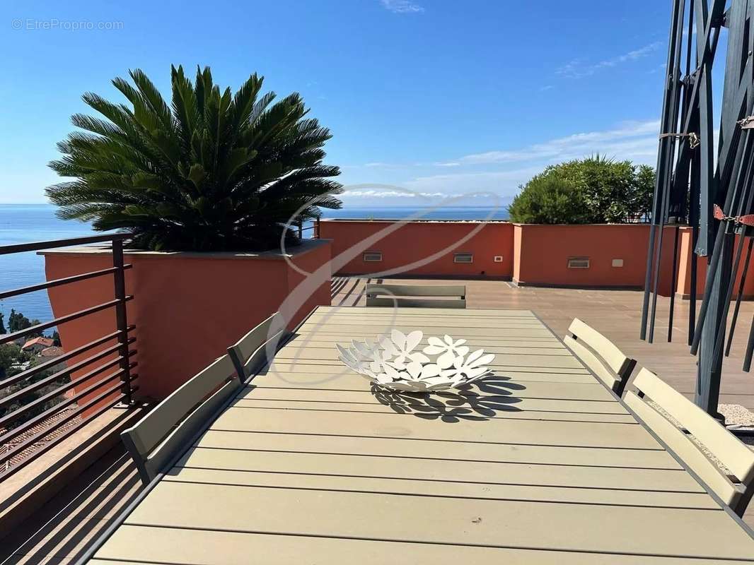 Appartement à ROQUEBRUNE-CAP-MARTIN