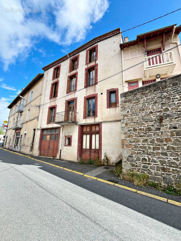 Appartement à SAINT-JUST-EN-CHEVALET