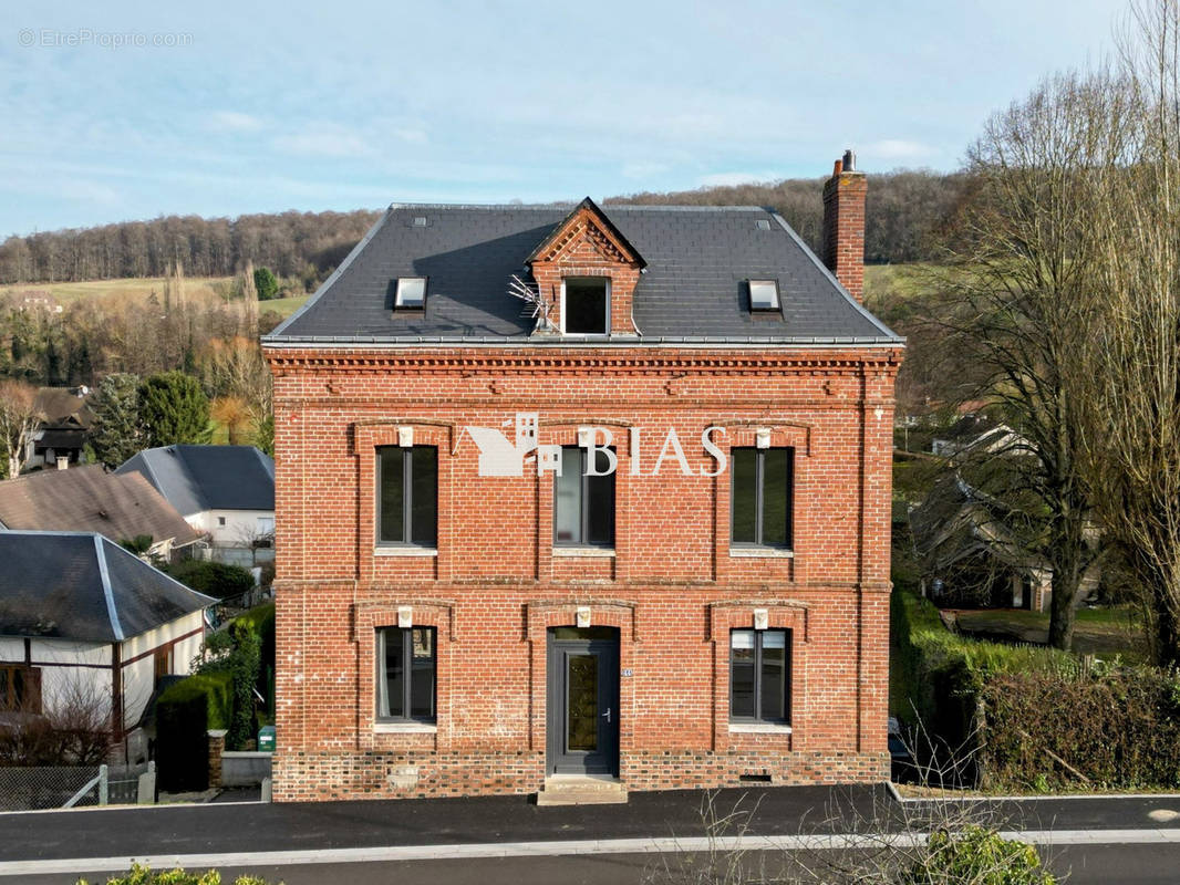 Maison à CHARLEVAL