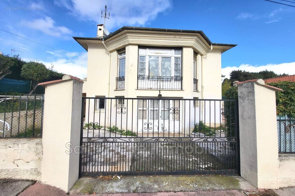 Maison à VILLENEUVE-LOUBET