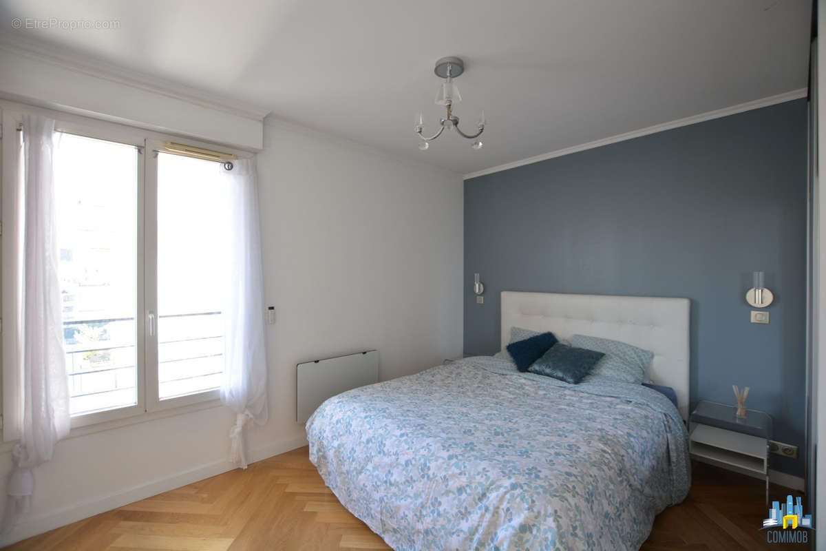 Appartement à COURBEVOIE