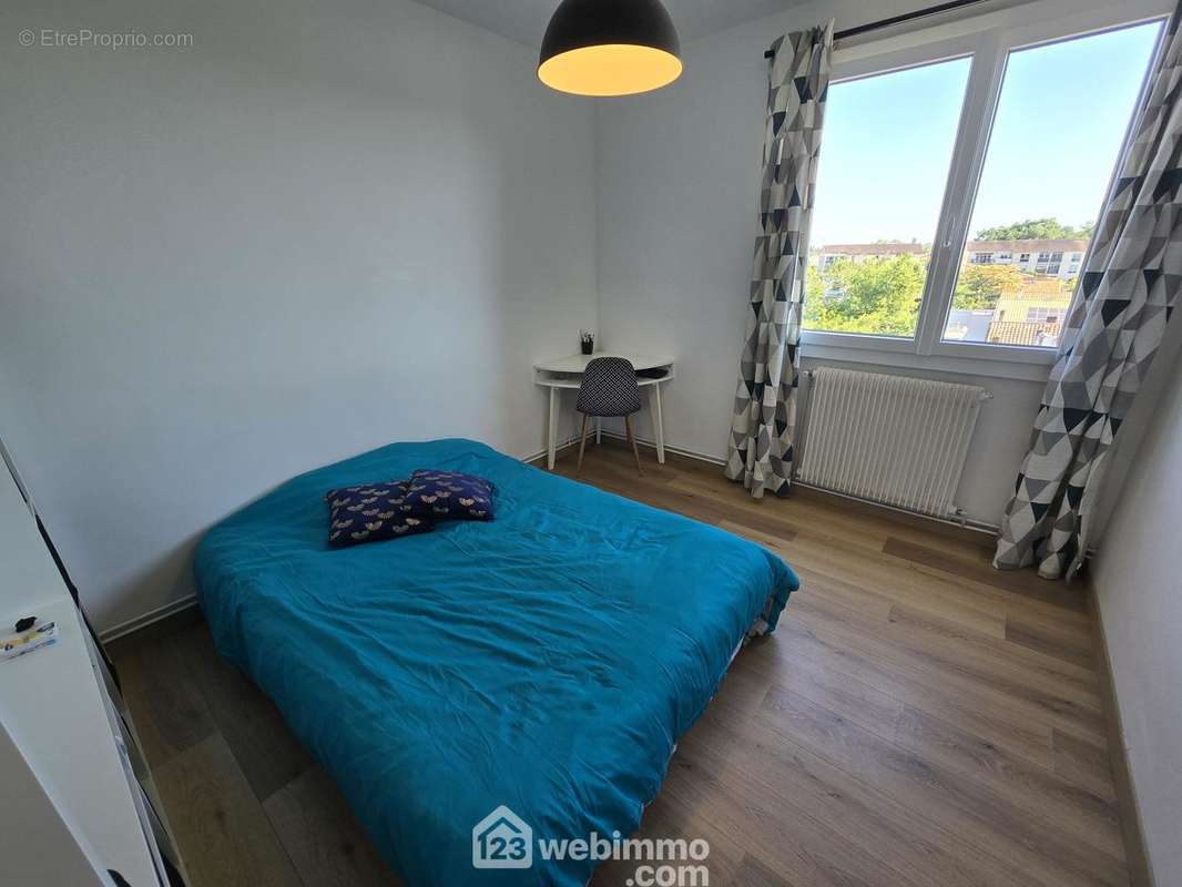 Les chambres sont en parquet - Appartement à BORDEAUX