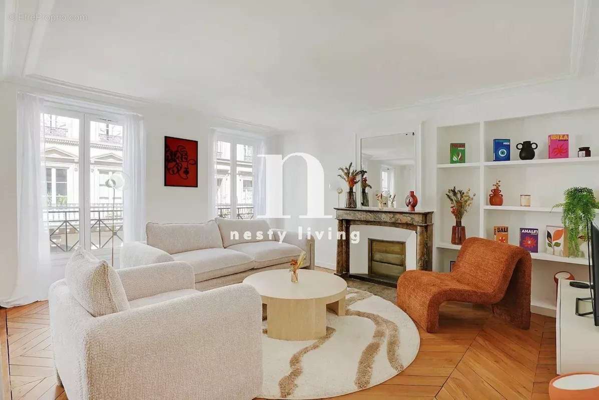 Appartement à PARIS-7E