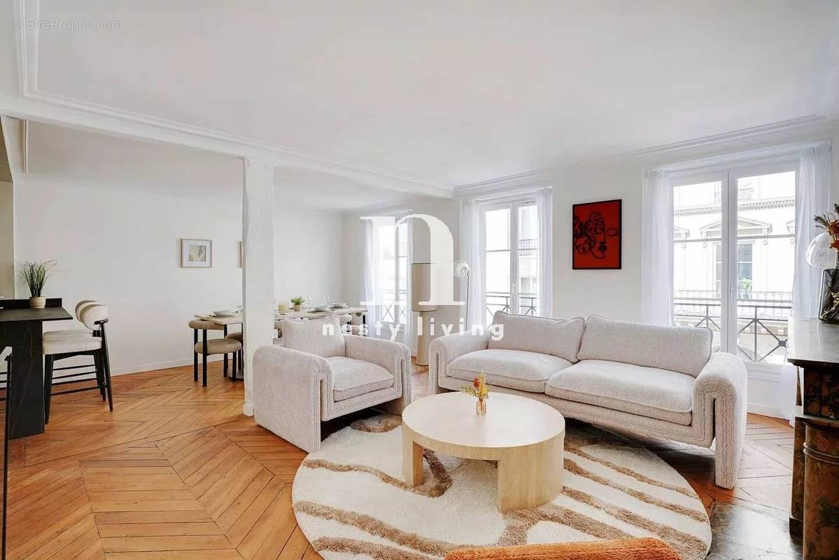 Appartement à PARIS-7E