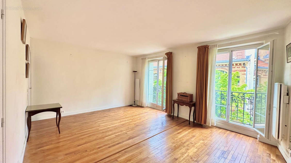 Appartement à PARIS-15E