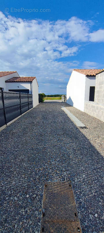 Terrain à VAUX-SUR-MER