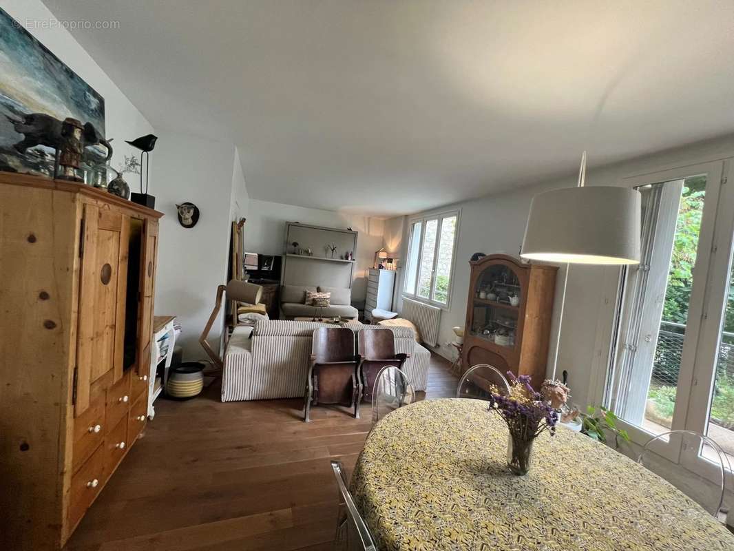 Appartement à NEUILLY-SUR-SEINE