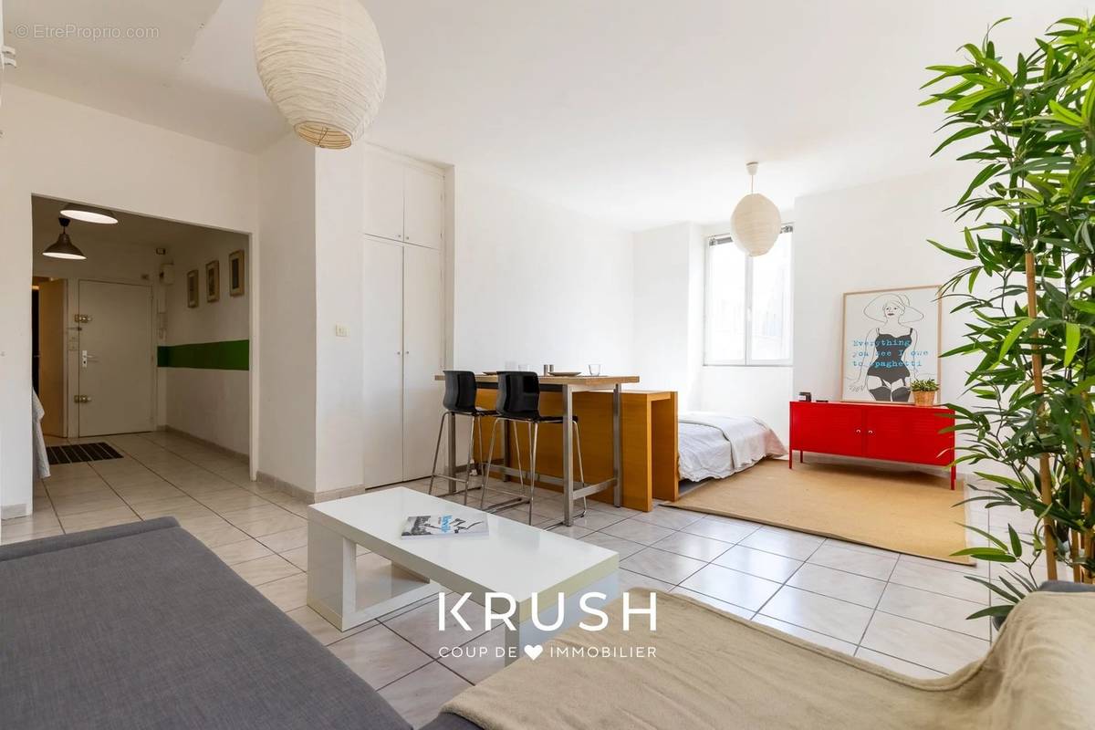 Appartement à MARSEILLE-1E