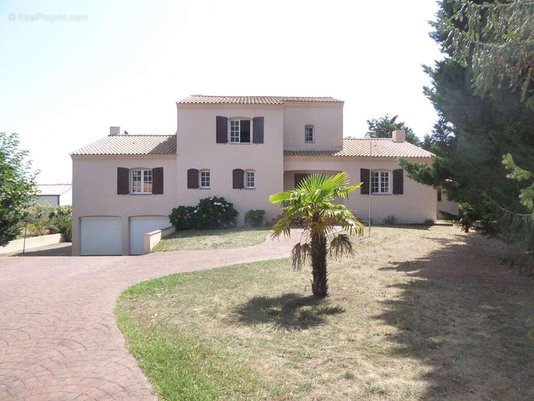 Maison à TALMONT-SAINT-HILAIRE